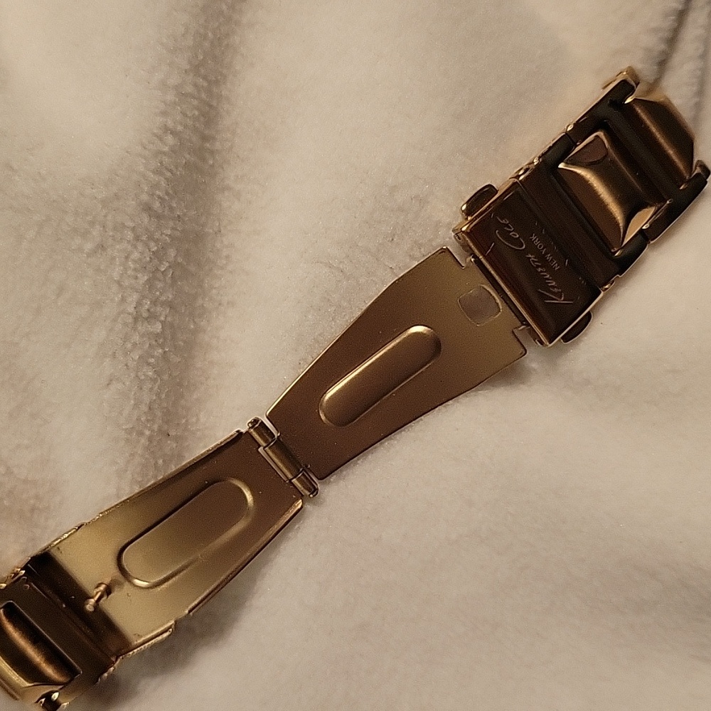 Kenneth Cole N.Y. Gold Watch - Picture 5 of 11
